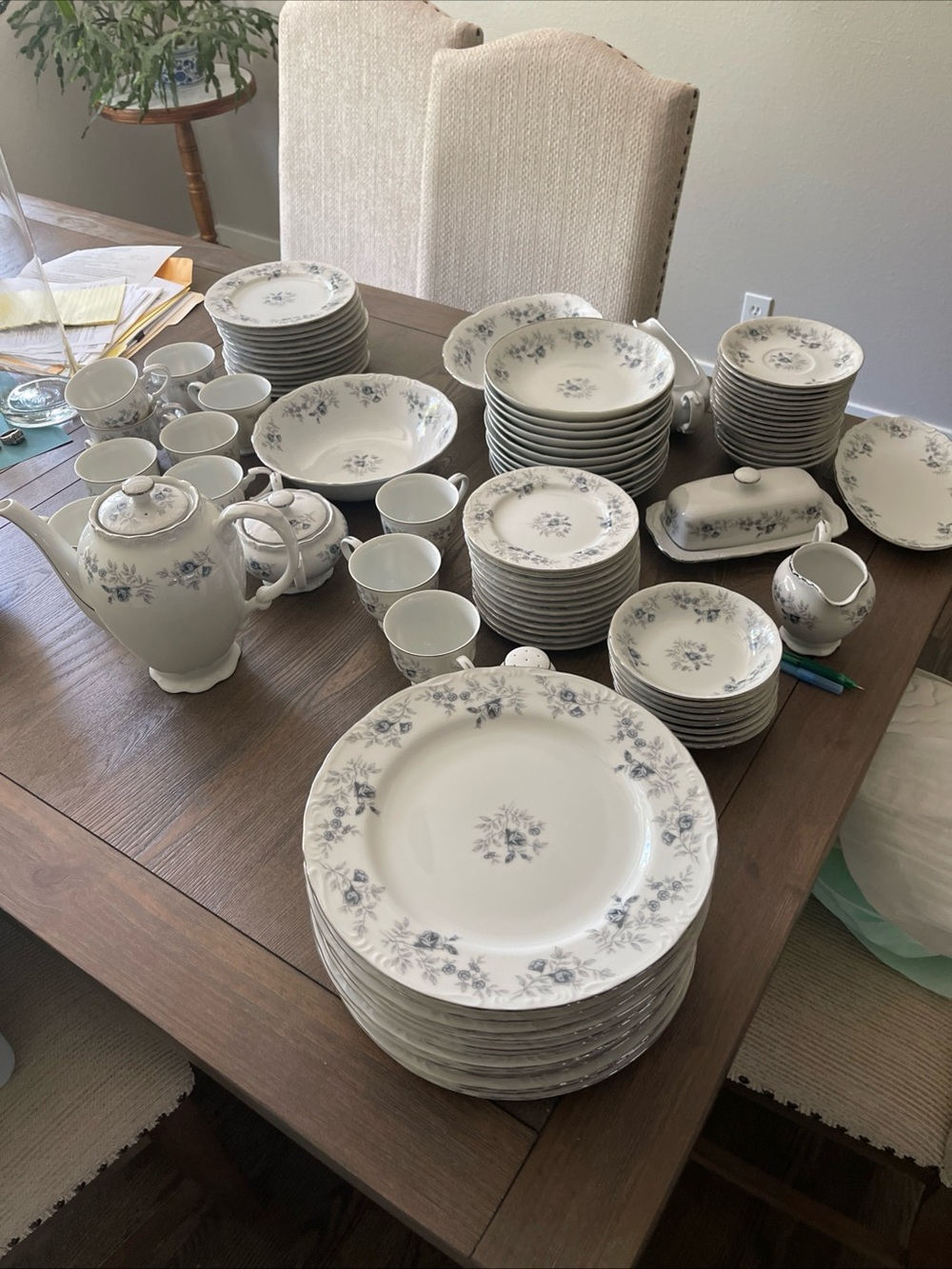 Antique Baroque Bleu by Danielle fine china from Japan
